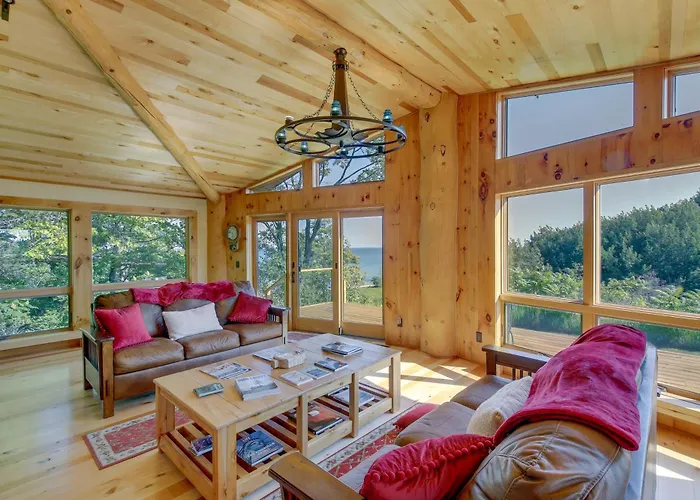 Idyllic Sturgeon Bay Cabin W/ Fire Pit + View