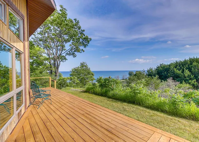 Idyllic Sturgeon Bay Cabin W/ Fire Pit + View